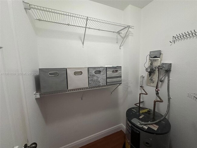 Building Photo - 8290 Lake Dr