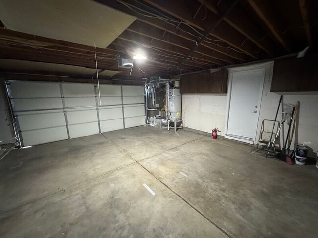 Building Photo - 20 Bodie Dr