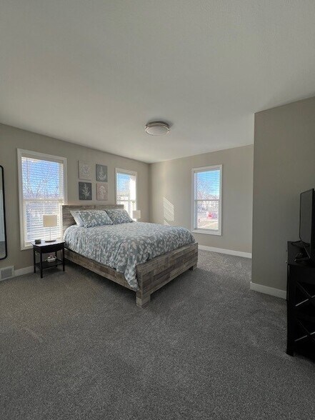 Unit 102 Master Bedroom - 320 W 4th St