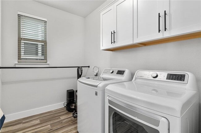 Building Photo - 1363 Hazy Hills Loop