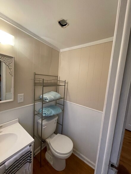 Building Photo - 1001 Moreland Dr