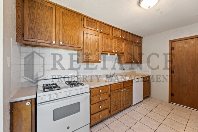 Building Photo - 3026 S Vine St