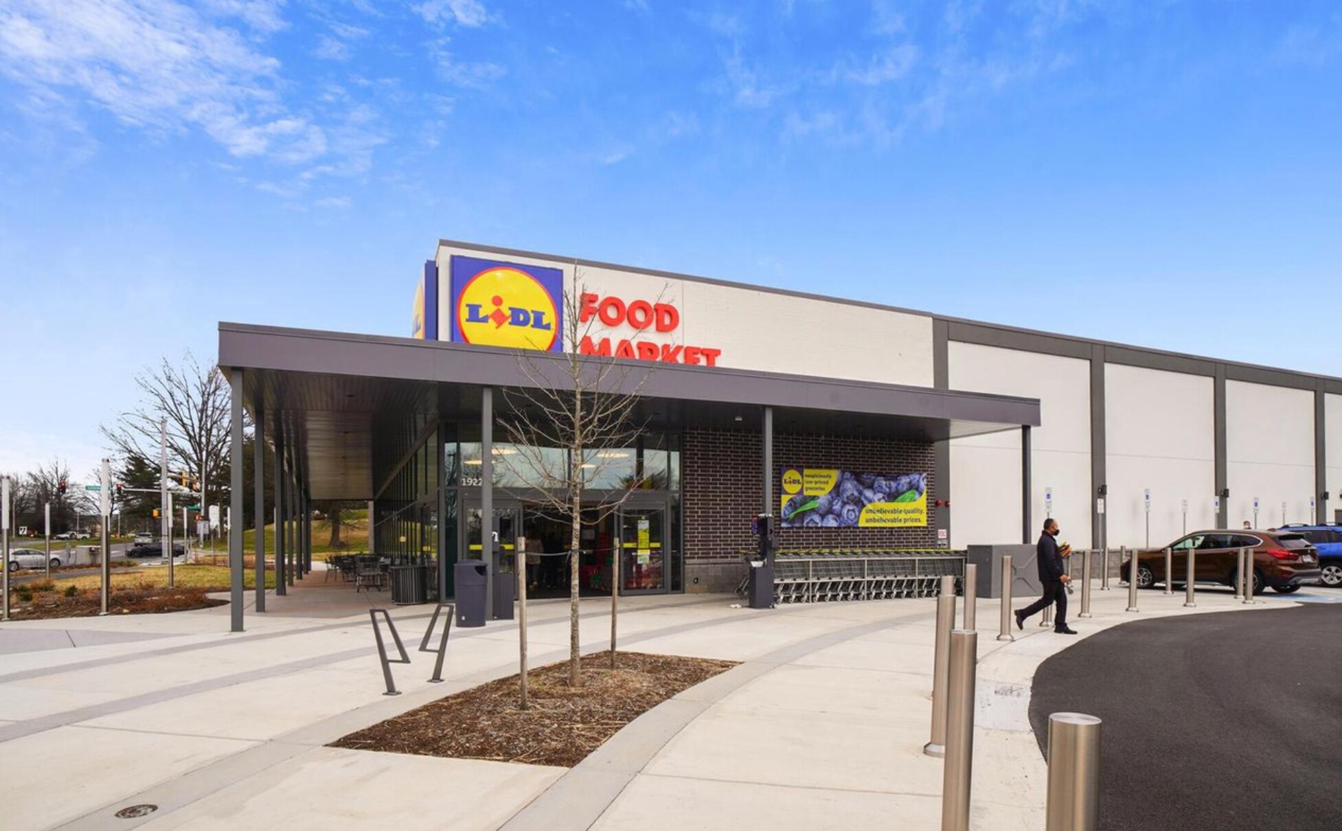 Close to Shops and Market - 8851 Welbeck Way