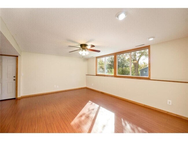 Building Photo - 8106 Dakota Ln