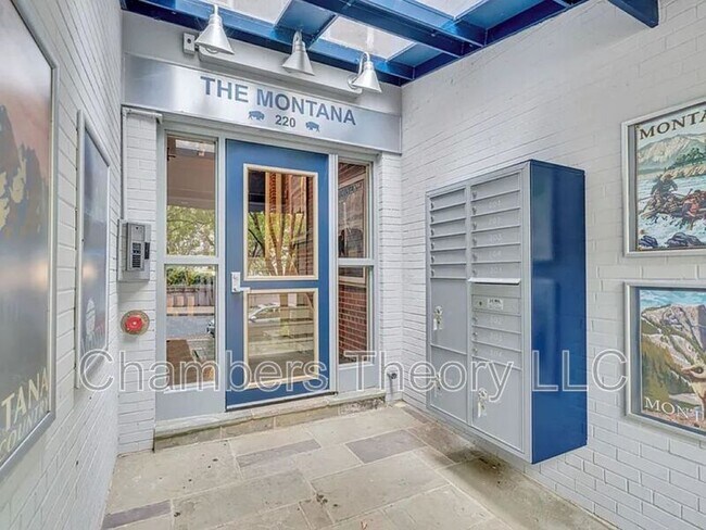 Building Photo - 220 2nd St SE