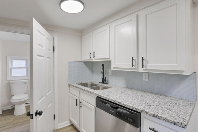Building Photo - 561 Erickson Ave