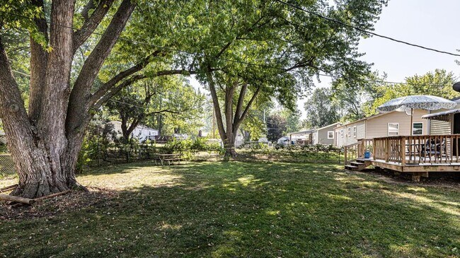 Building Photo - 405 NE Richardson Pl