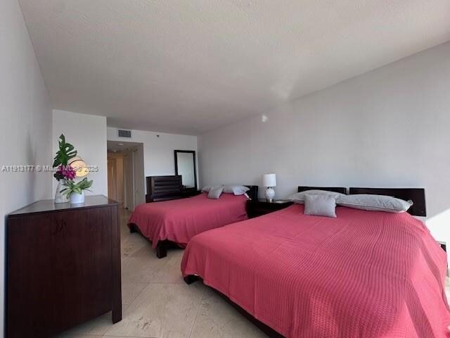 Building Photo - 1717 N Bayshore Dr