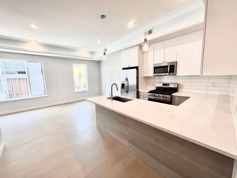 Building Photo - 1421 N Franklin St