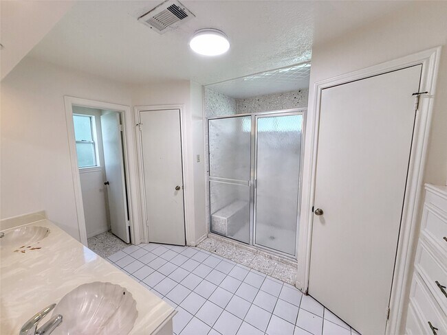 Building Photo - 13103 Holston Hills Dr