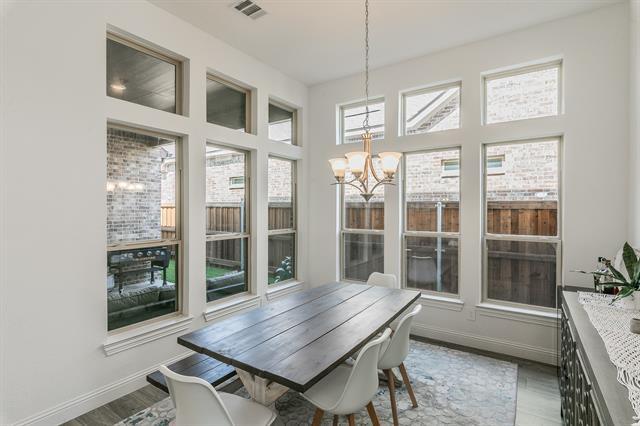 Building Photo - 711 Artesian Dr