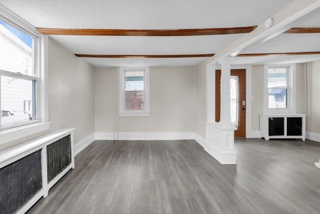 Building Photo - 210 Roseto Ave