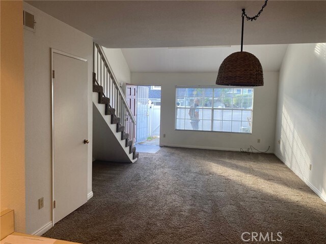 Building Photo - 805 W Grondahl St