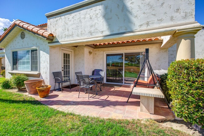 Building Photo - 709 Vista Lago Cir N