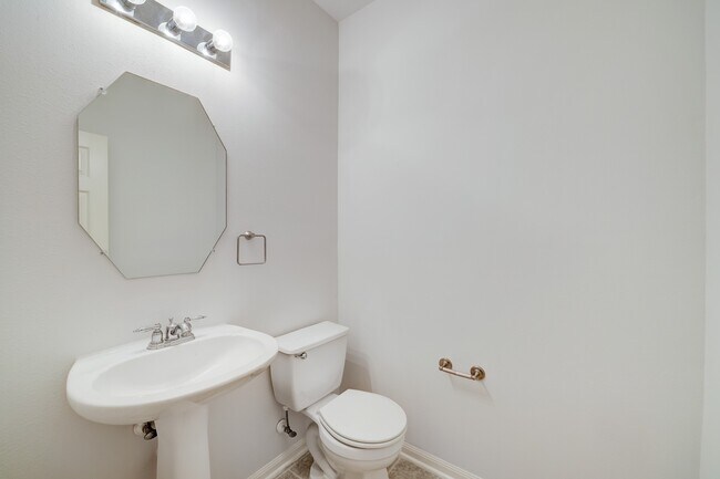 Building Photo - 1161 Eden Park Ln