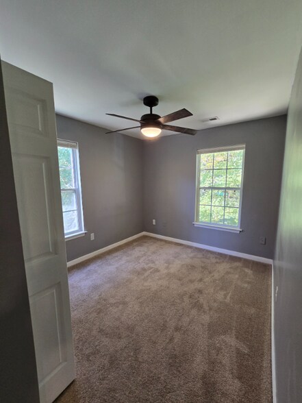 Building Photo - 2800 Goyne Terrace