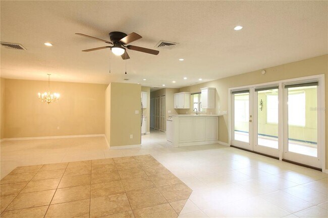 Building Photo - 1311 Glenview Ln