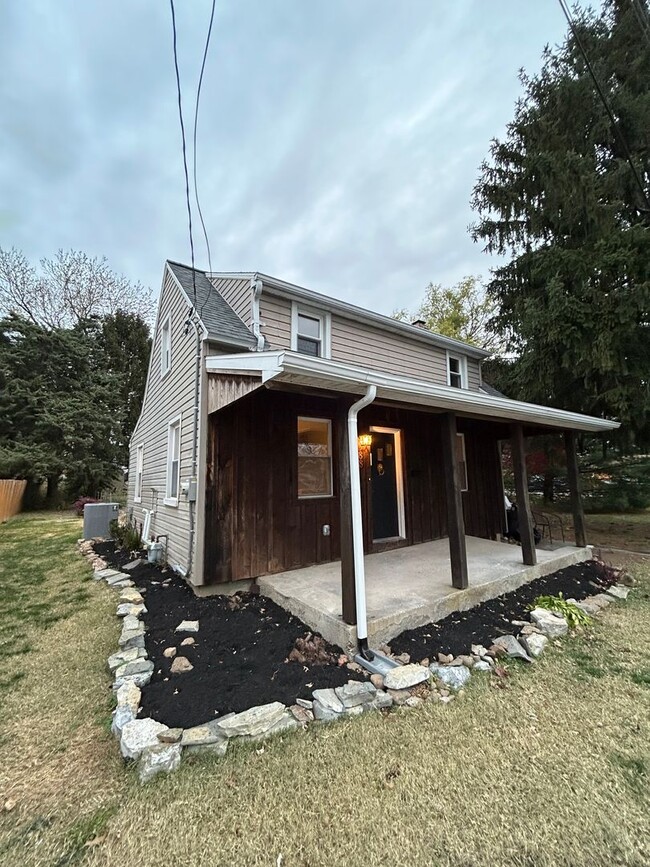 Primary Photo - Renovated 2 Bedroom Home in Marietta!