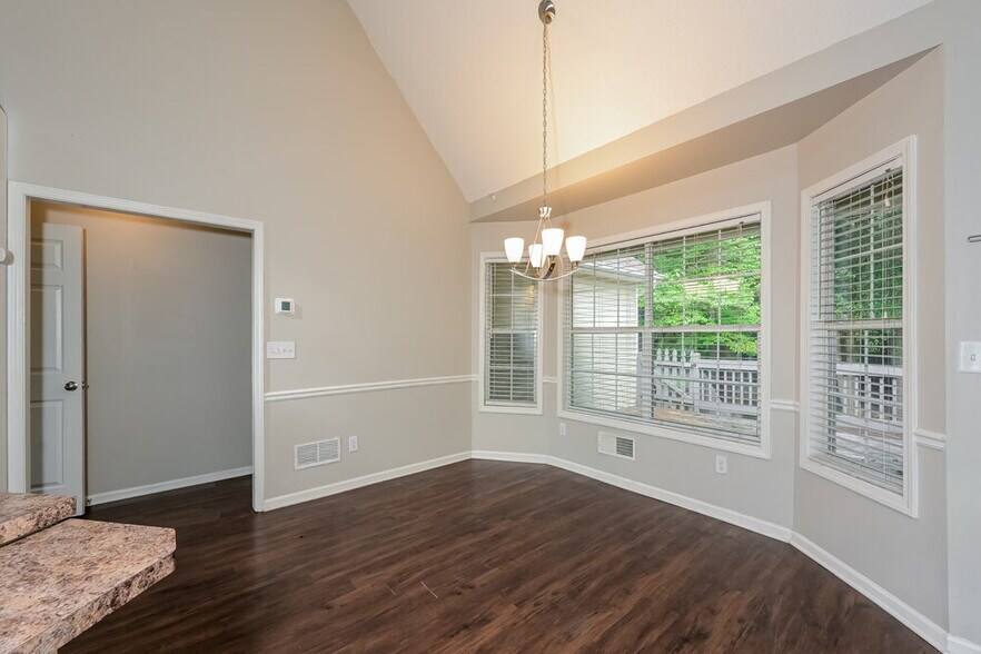 Building Photo - 128 Alexander Dr