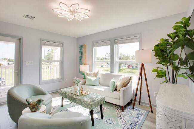 Building Photo - 13611 Catbird Dr