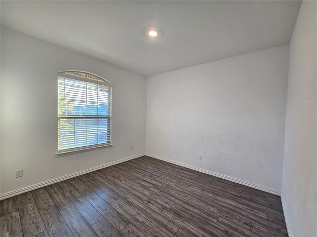 Building Photo - 3704 Milkweed Rd