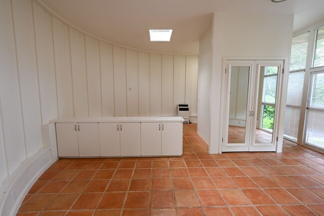 Building Photo - Dolores Street Triplex