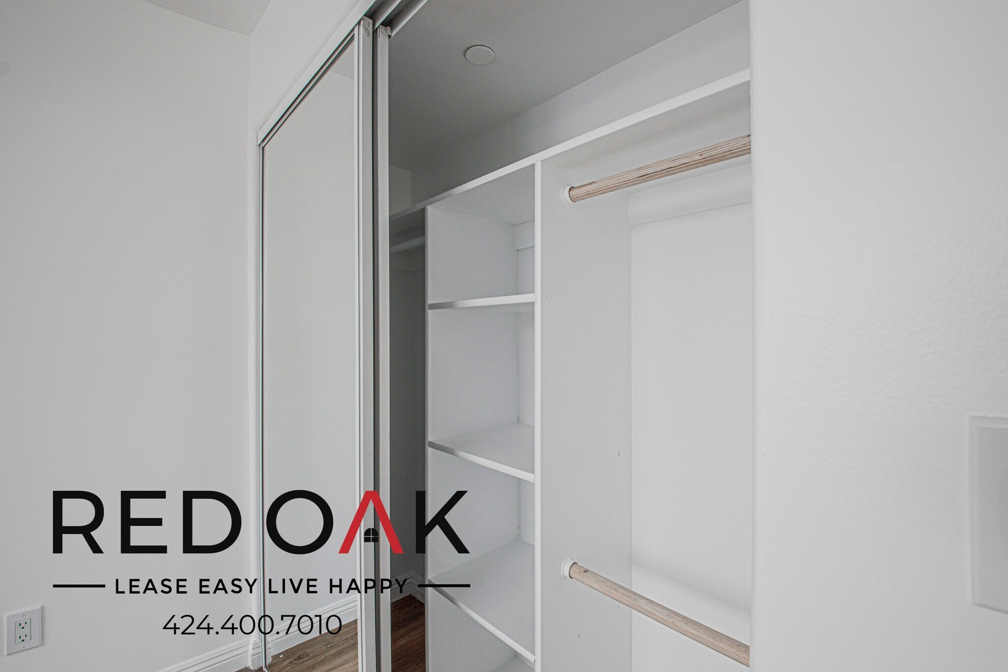 Building Photo - 326 S Westlake Ave