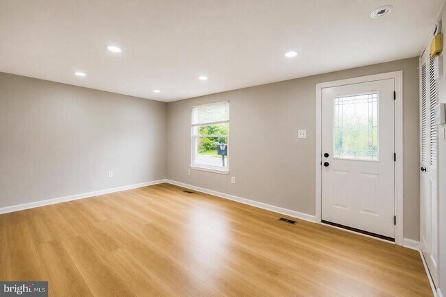 Building Photo - 1414 King William Dr
