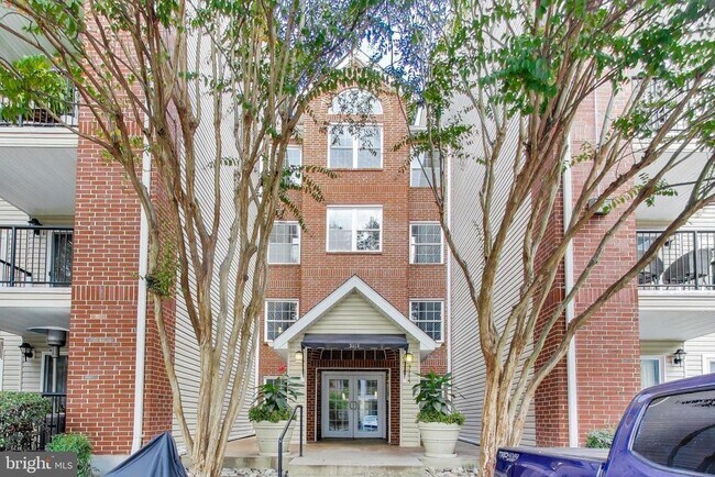 Building Photo - 3315 Wyndham Cir