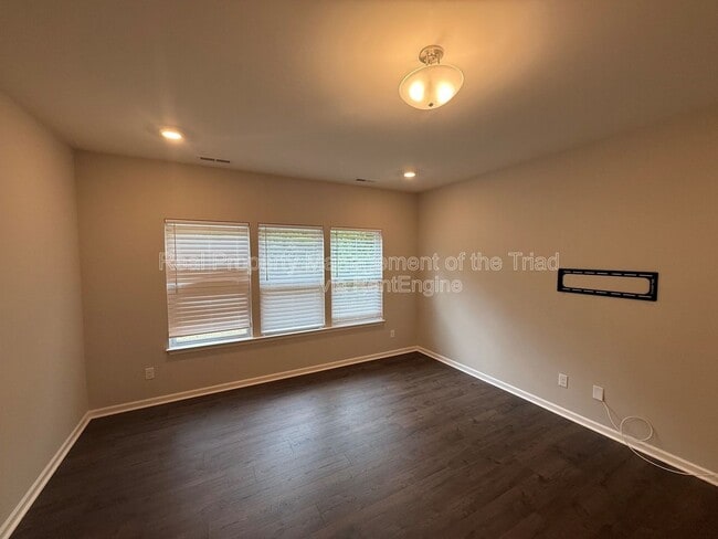 Building Photo - 2457 Dukes Hollow Ct