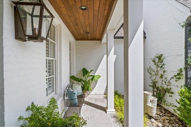 Building Photo - Unfurnished Luxury Home in Germantown with Lake Views & Wildlife