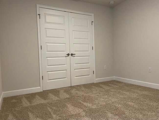 Building Photo - 5236 NW Iredell St