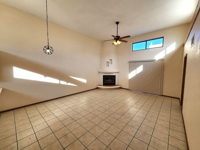 Building Photo - 2050 Pinecone Way