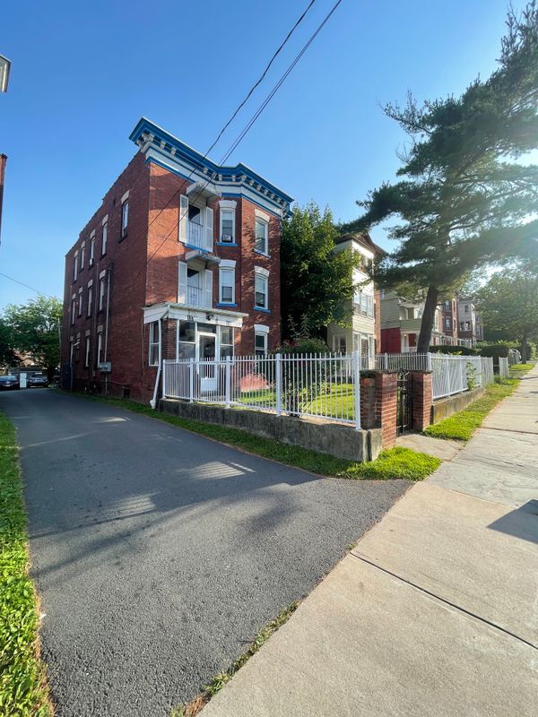 Building Photo - 119 Shultas Pl