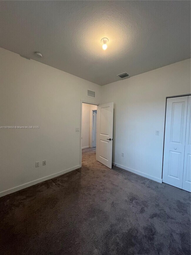 Building Photo - 10247 SW 231st Ln