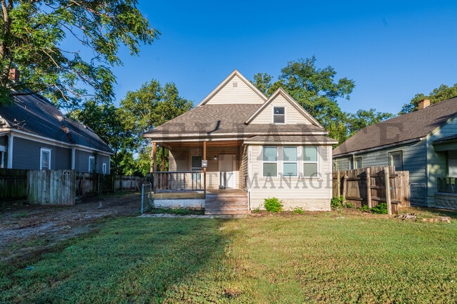 Primary Photo - 1329 N Wellington Pl