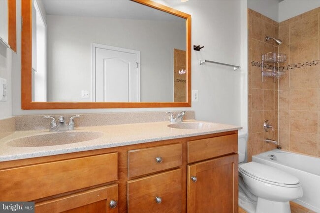 Building Photo - 43187 Loudoun Reserve Dr
