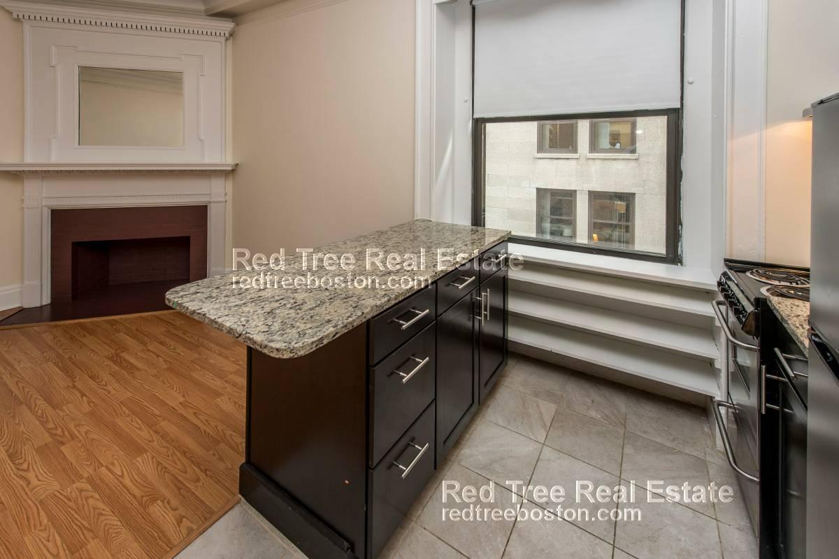 Building Photo - 62 Boylston St