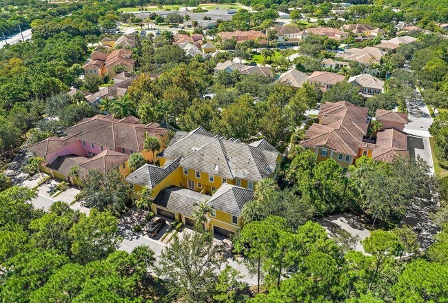 Building Photo - 150 Lismore Ln
