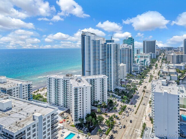 Building Photo - 3001 S Ocean Dr