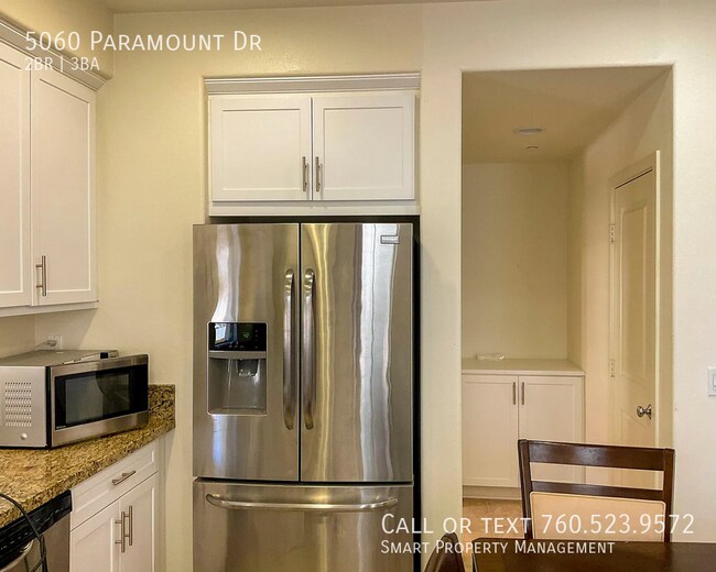 Building Photo - 5060 Paramount Dr