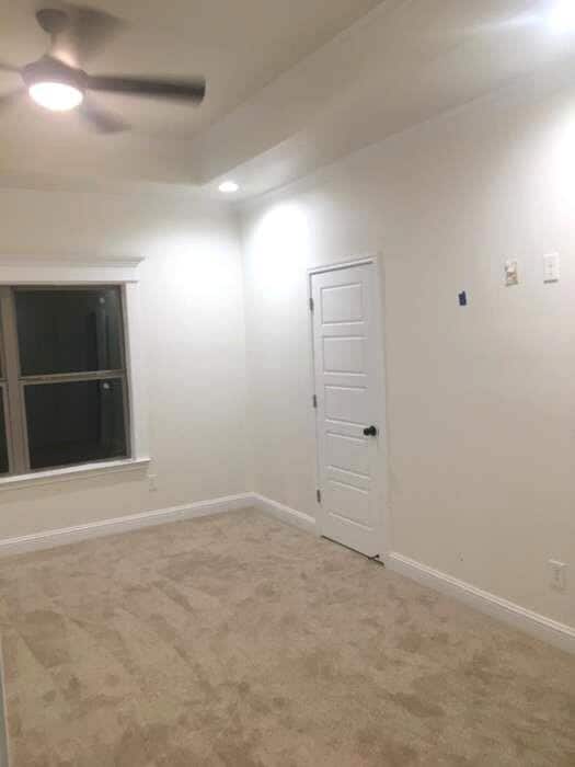 Building Photo - 1018 N Genoa Ave