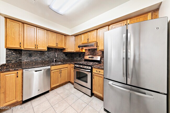 Building Photo - 309 Trinity Ct