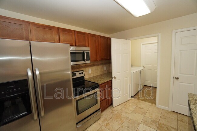 Building Photo - 12764 Ironstone Way