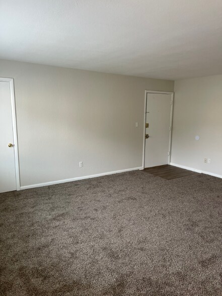 Building Photo - 2412 Azalea Garden Rd