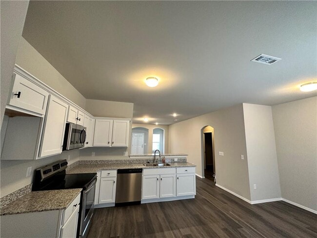 Building Photo - 2823 W Emil Dr