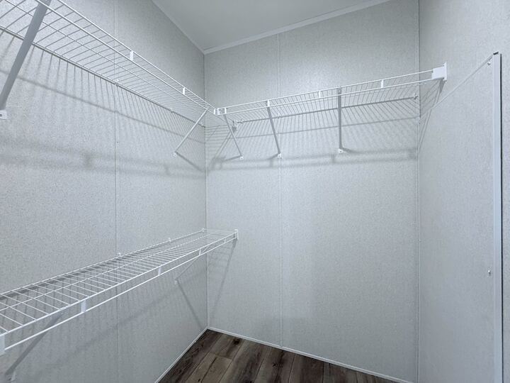 Building Photo - 29909 Flushing Dr