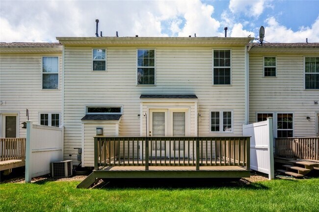 Building Photo - 8503 Club Side Dr
