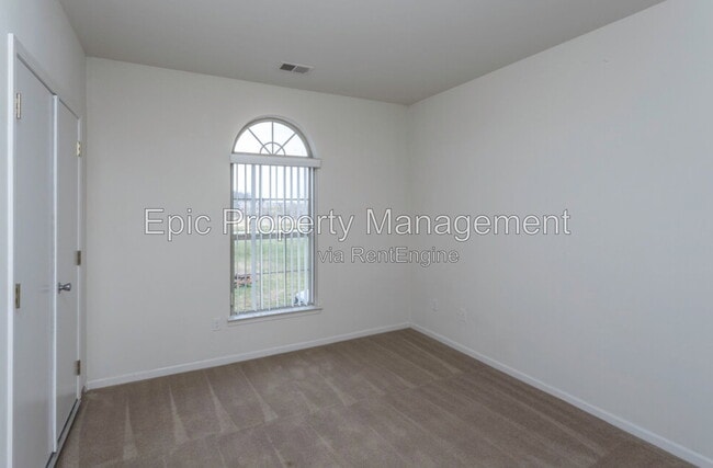 Building Photo - 45570 Evansway Dr