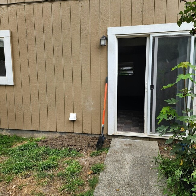 Building Photo - 3896 Rohnerville Rd